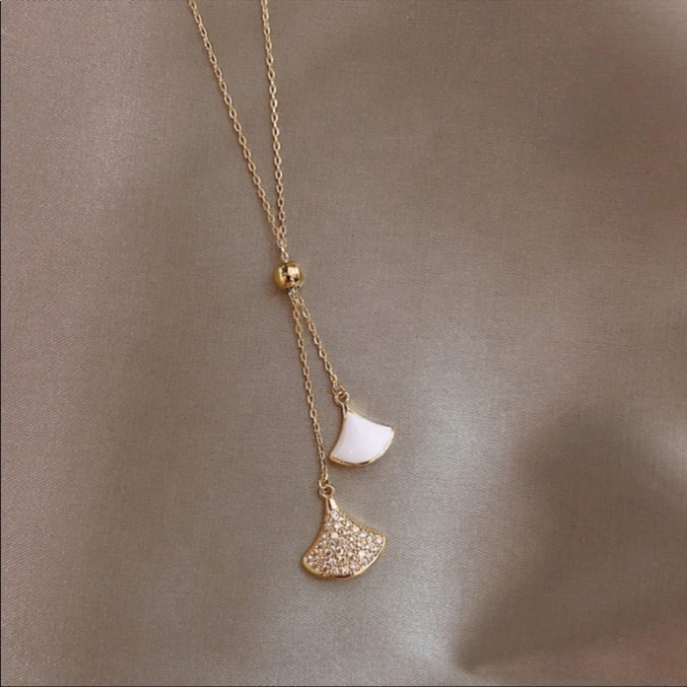 Fan Lariat Necklace - Picture 2 of 4